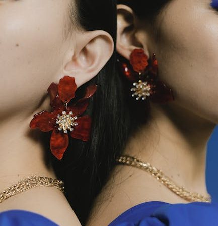 10 modnych dodatków biżuteryjnych na sezon wiosna-lato 2026