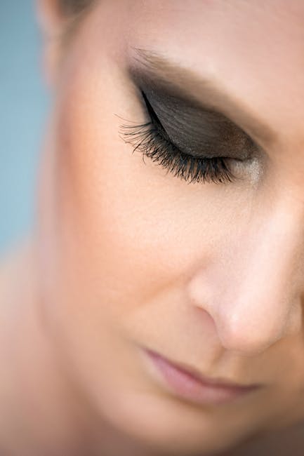 Smokey eyes krok po kroku – makijaż oczu dla początkujących